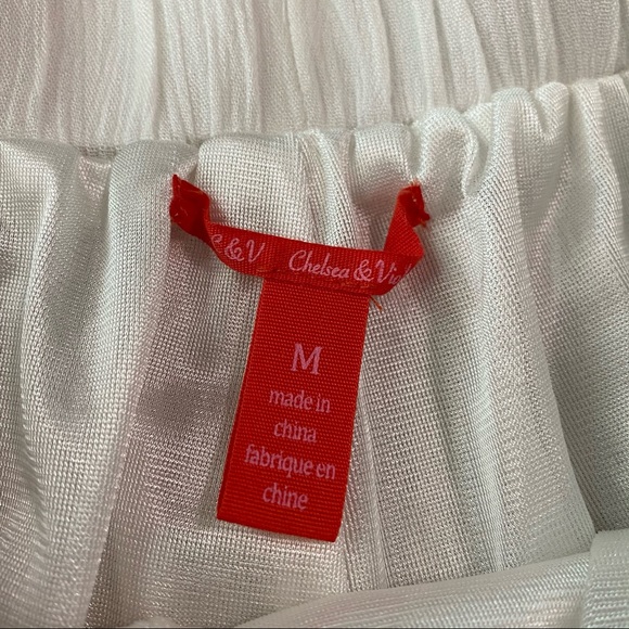 chelsea and violet white embroidered shorts - Picture 3 of 10